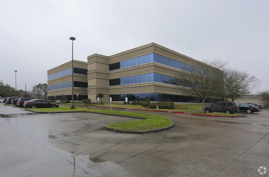 2802 Garth Rd, Baytown, TX 77521 Medical Office For Lease