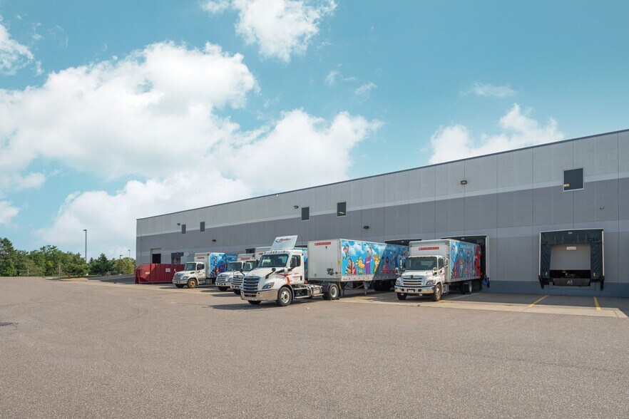 More Photos Of 7200 93rd Ave N, Brooklyn Park Warehouse For Lease