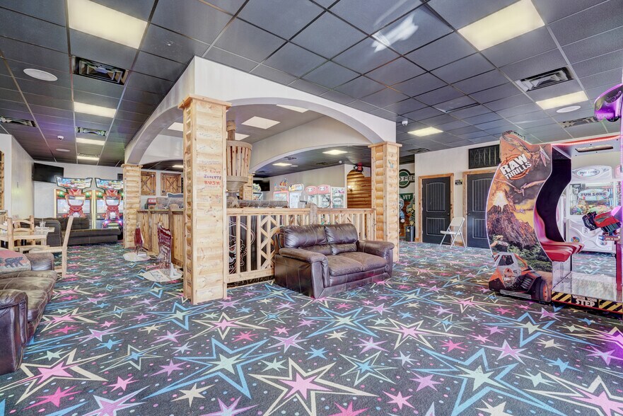 More Photos Of 522 S Peach St, Orlando General Retail For Sale