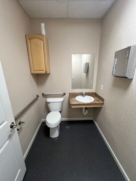 More Photos Of 123-151 12th St SW, Loveland Manufacturing For Sale