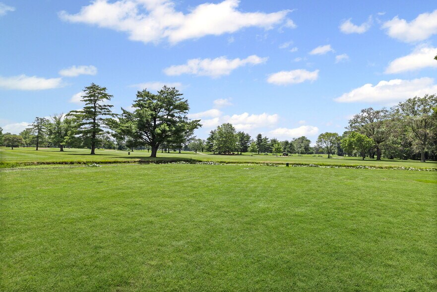 More Photos Of 200 Arlington Dr, Granite City Golf Course Driving Range For Sale