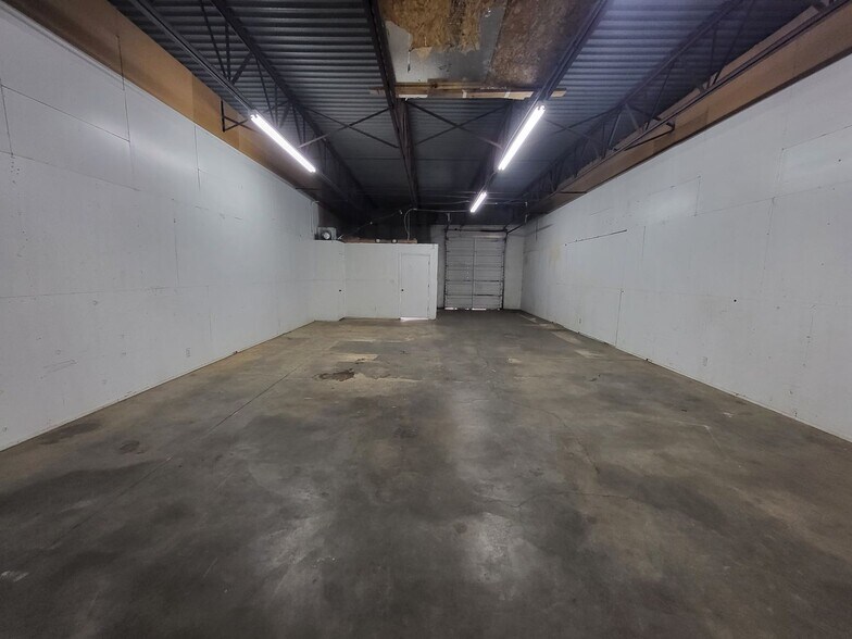 More Photos Of 7112 NW Melrose Ln, Oklahoma City Manufacturing For Lease