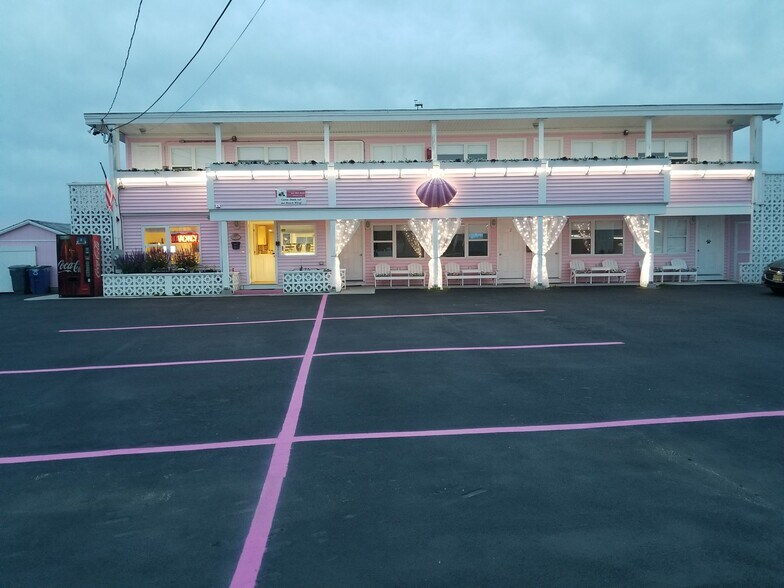 More Photos Of 19 Winnapaug Rd, Westerly General Retail For Sale