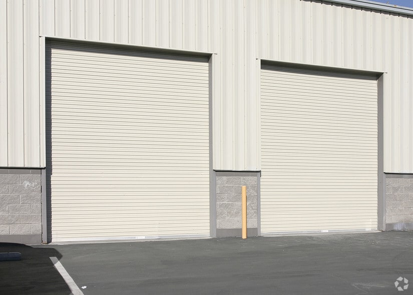 More Photos Of 3915 W Hacienda Ave, Las Vegas Warehouse For Lease