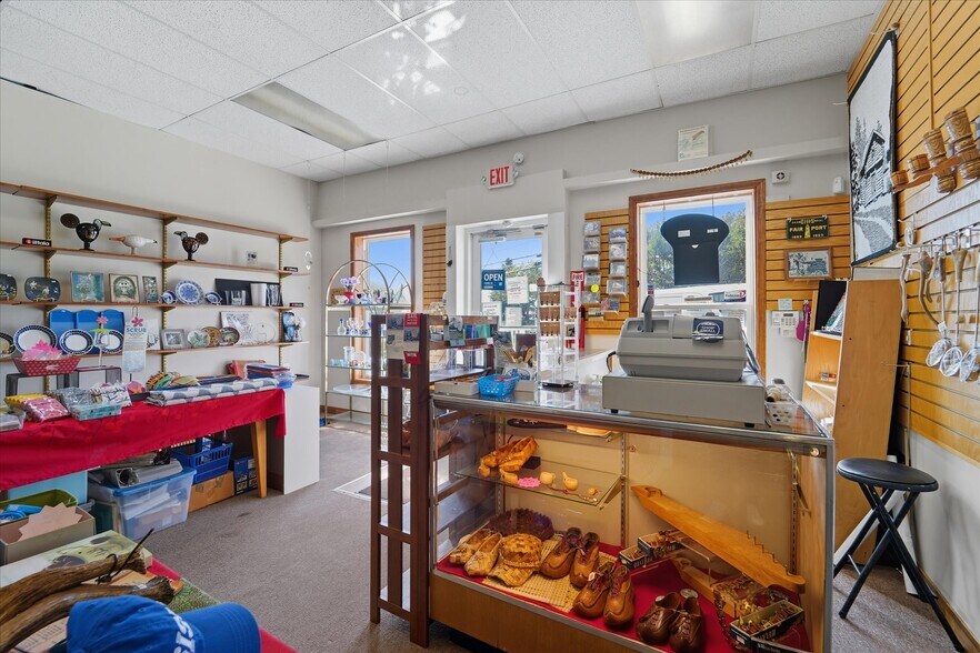 More Photos Of 316 High St, Fairport Harbor Storefront For Sale