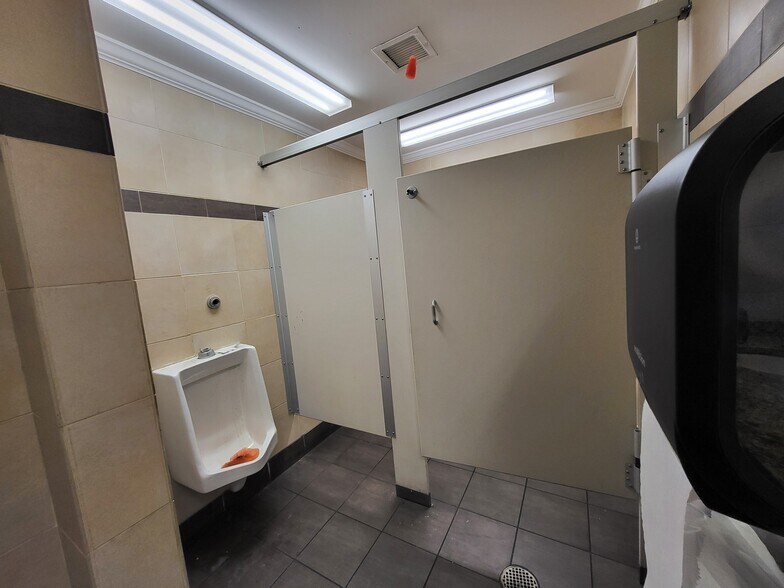 More Photos Of 3607 S Range Line Rd, Joplin Restaurant For Lease