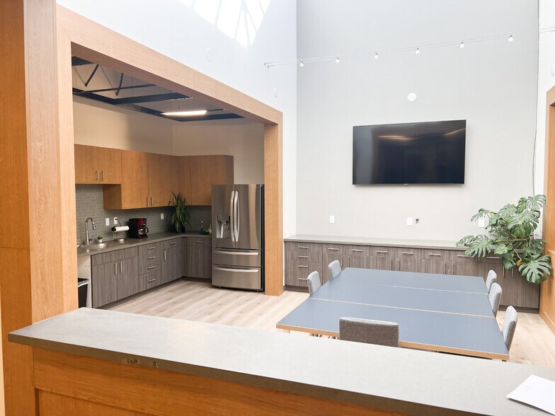 More Photos Of 55-65 N University Ave, Provo Office For Lease