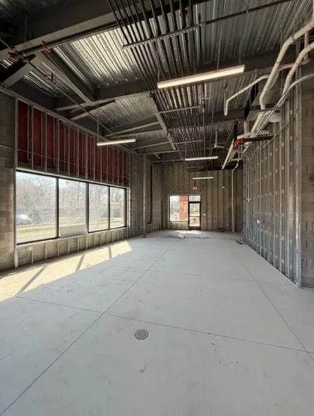 More Photos Of 1760 E Auburn Rd, Rochester Apartments For Lease