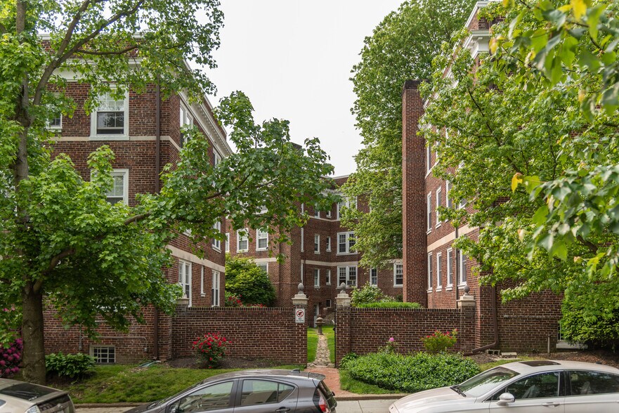 More Photos Of 2715 Cortland Pl NW, Washington Apartments For Sale