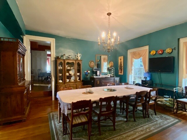 More Photos Of 313 S Green St, Glasgow Hospitality For Sale