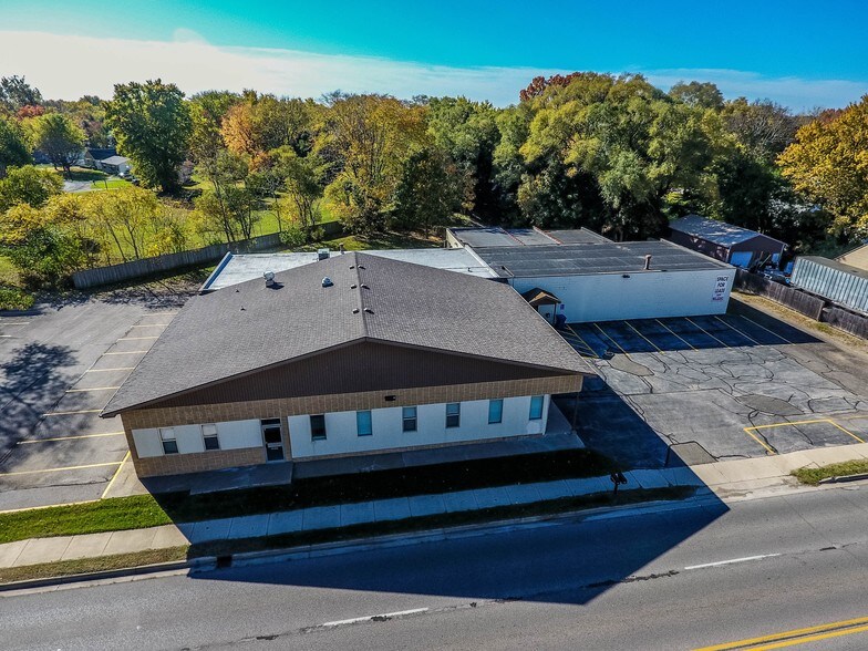 More Photos Of 1286 Pipestone Rd, Benton Harbor Light Distribution For Lease