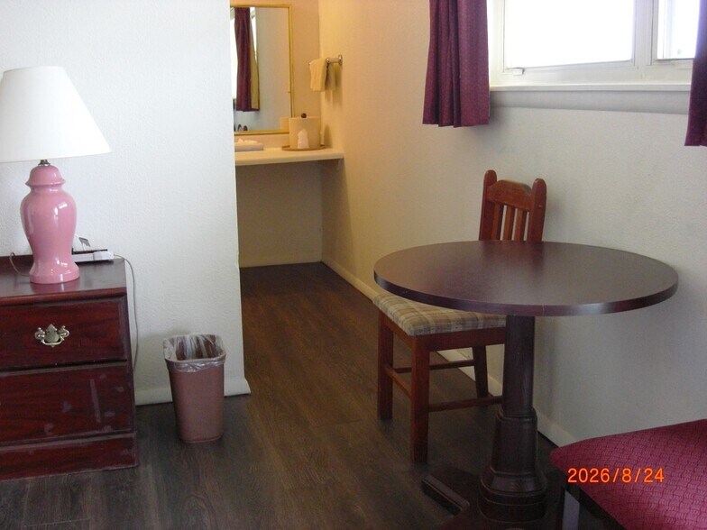 More Photos Of 1720 S Grand Ave, Cherokee Hotel For Sale