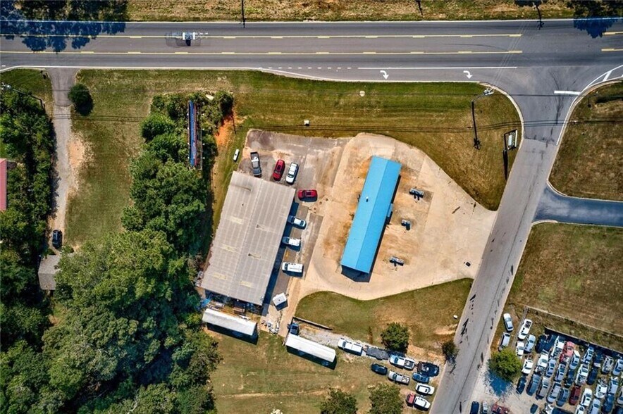 More Photos Of 2522 Business Dr, Cumming Warehouse For Sale