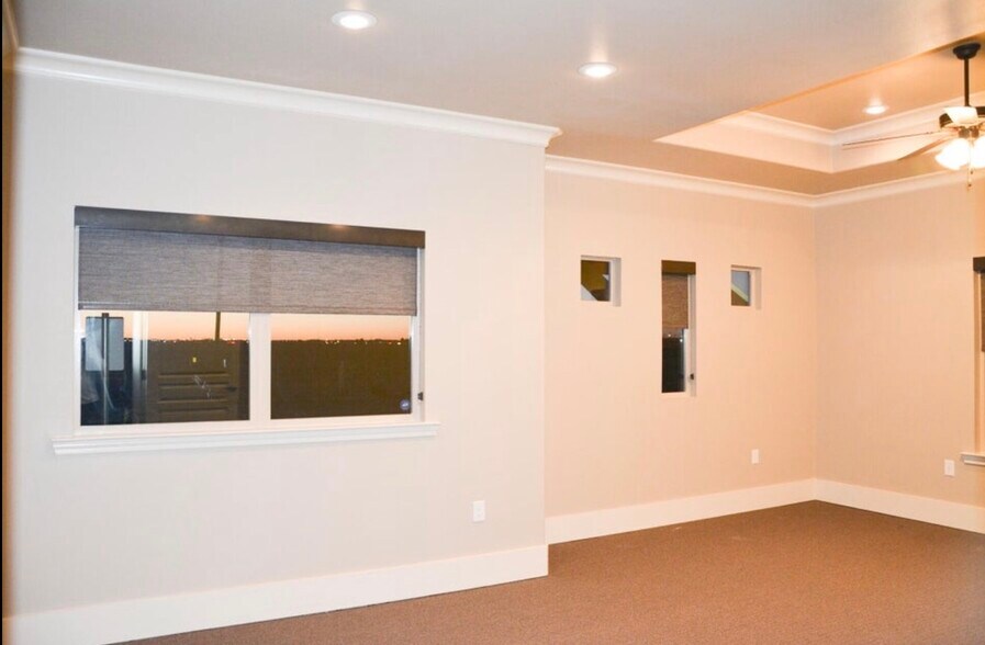 More Photos Of 13037 Quaker Ave, Lubbock Office For Sale