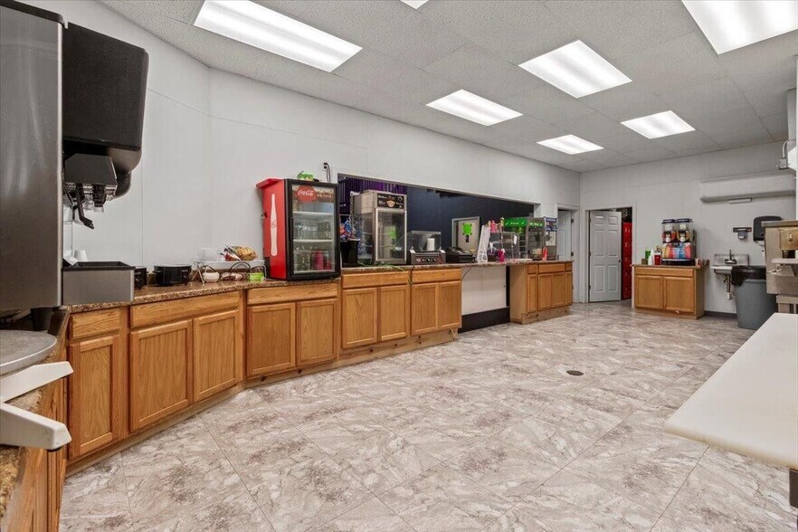 More Photos Of 1649 W US Highway 160, West Plains Skating Rink For Sale