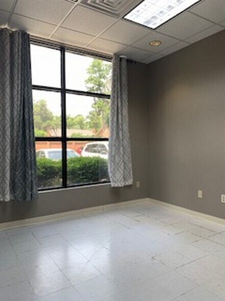 More Photos Of 530 Stephenson Ave, Savannah Office For Lease