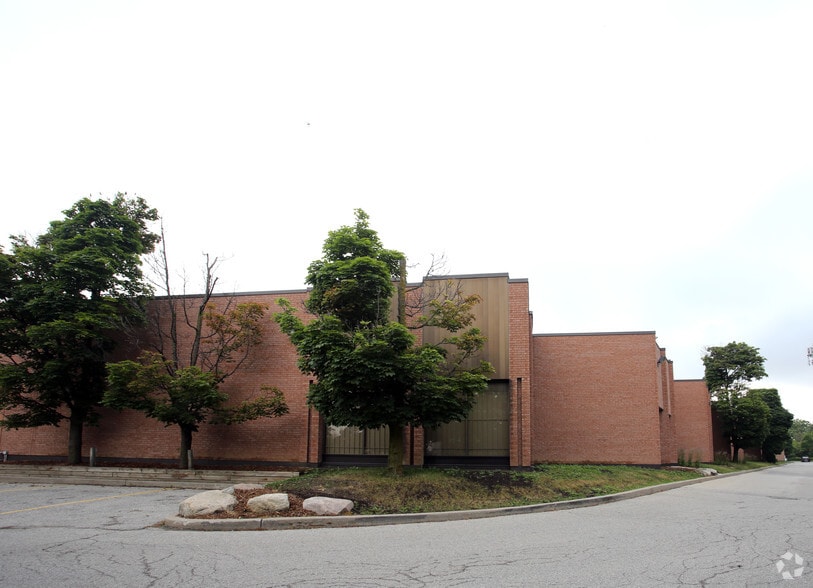 More Photos Of 921 Progress Ave, Toronto Light Distribution For Lease