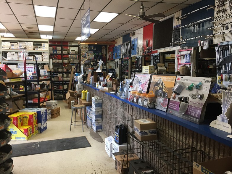 More Photos Of 6149 Macon Rd, Memphis Storefront For Lease