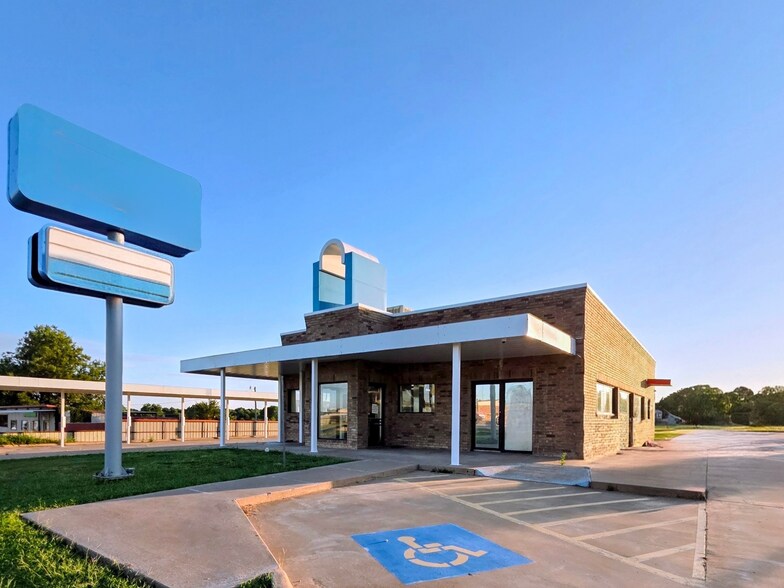 More Photos Of 609 S Coblake St, Apache Fast Food For Sale