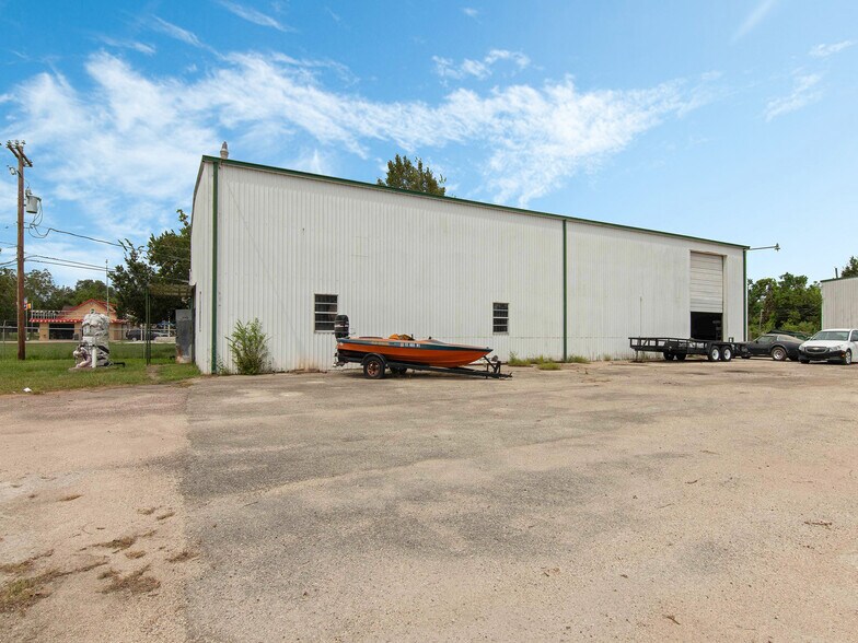 More Photos Of 3149 Harkey Rd, Pearland Industrial For Sale
