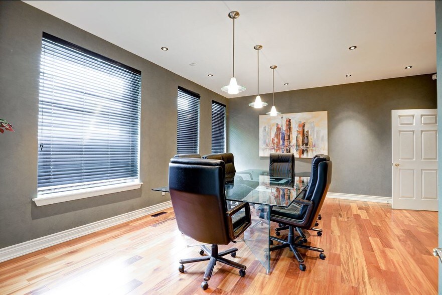 More Photos Of 1220 Matheson Blvd E, Mississauga Warehouse For Sale