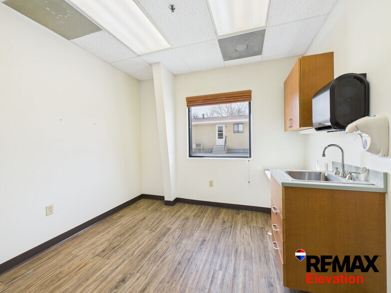 More Photos Of 156 N 6th St, Basin Office For Sale