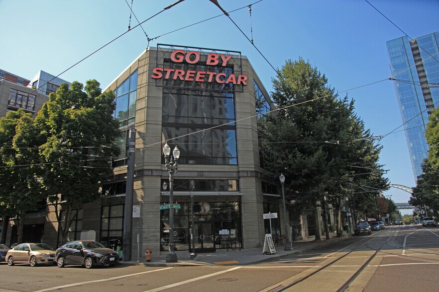 More Photos Of 1030 NW 12th Ave, Portland Apartments For Lease