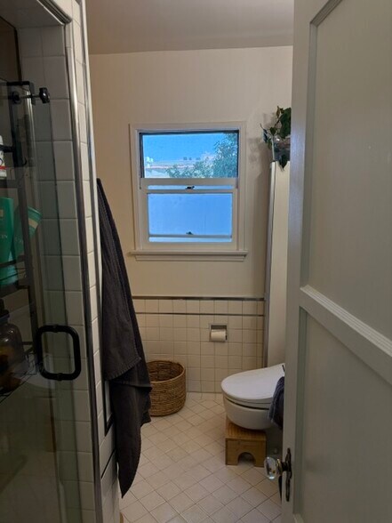 More Photos Of 1135 S Corning St, Los Angeles Apartments For Sale