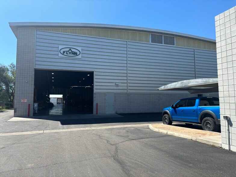 More Photos Of 3062 N Maple, Mesa Manufacturing For Sale