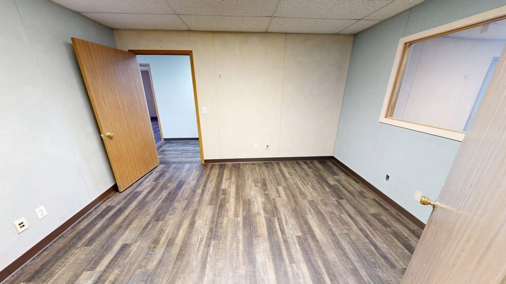 More Photos Of 3906 W Kelley Ave, Springdale Office For Lease
