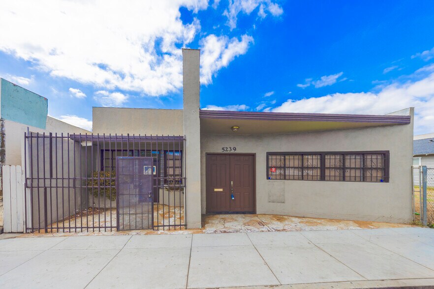 More Photos Of 5239 Atlantic Ave, Long Beach Freestanding For Sale