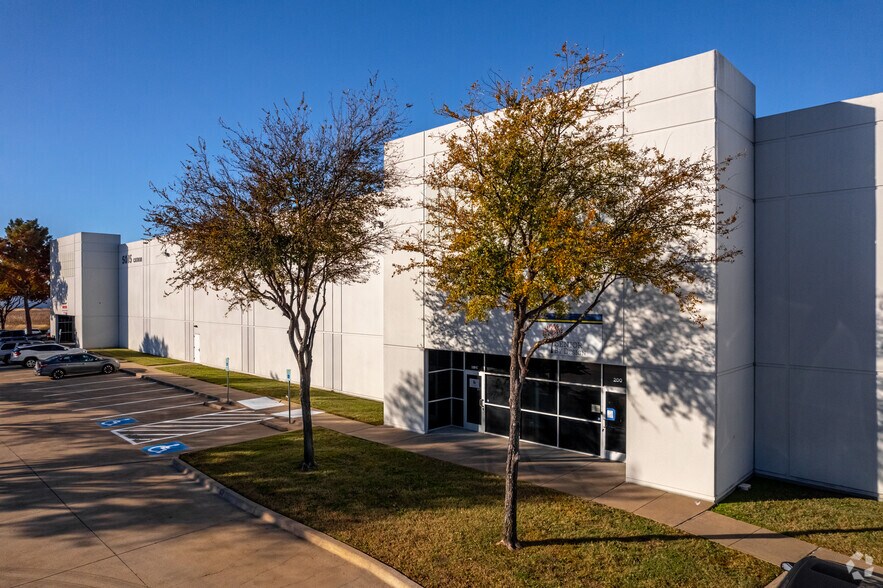 Primary Photo Of 5015 Catron Dr, Dallas Warehouse For Lease