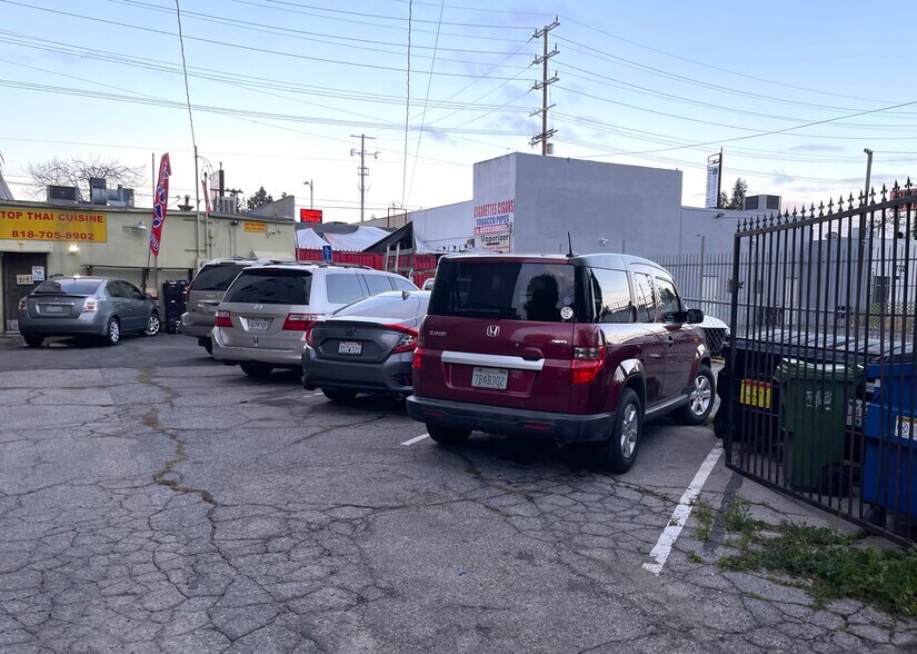 More Photos Of 7333 Reseda Blvd, Reseda Restaurant For Sale