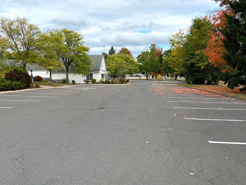 More Photos Of 395 W Avon Rd, Avon Office For Lease