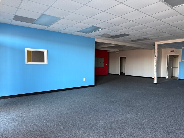 More Photos Of 10971 County Line Rd, Madison Unknown For Lease