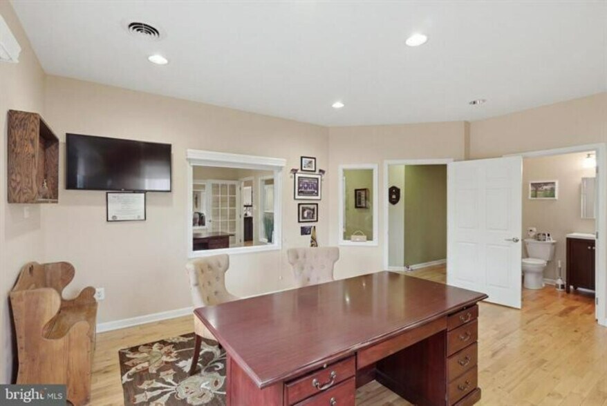 More Photos Of 23 S Colonial Dr, Hagerstown Office For Sale