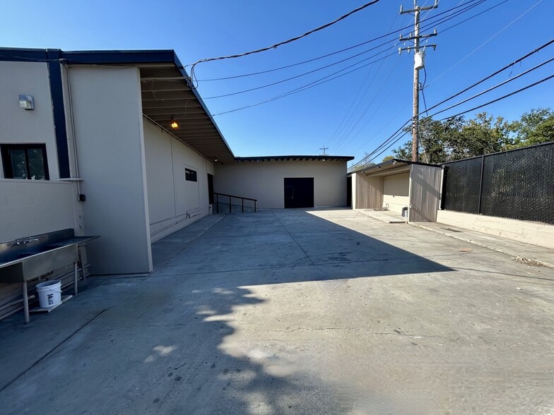 More Photos Of 1395 Marsten Rd, Burlingame Warehouse For Lease