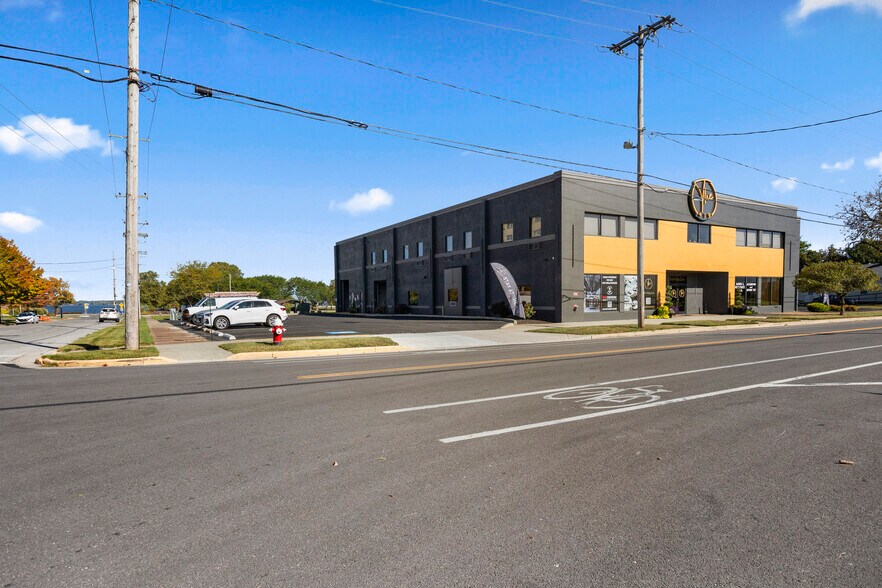 More Photos Of 419 E Market St, Sandusky Hotel For Sale