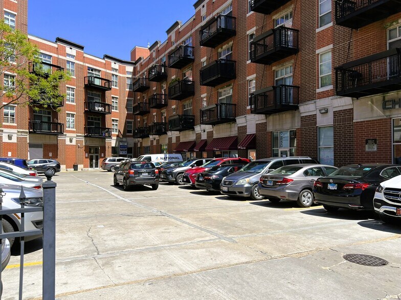 More Photos Of 1900 S State St, Chicago Apartments For Lease
