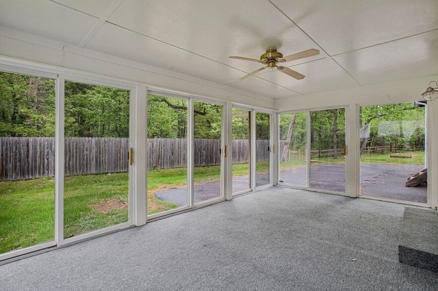 More Photos Of 6285 Shady Side Rd, Shady Side General Retail For Sale