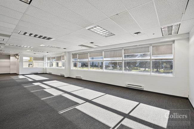More Photos Of 5205 Satellite Dr, Mississauga Office For Sale