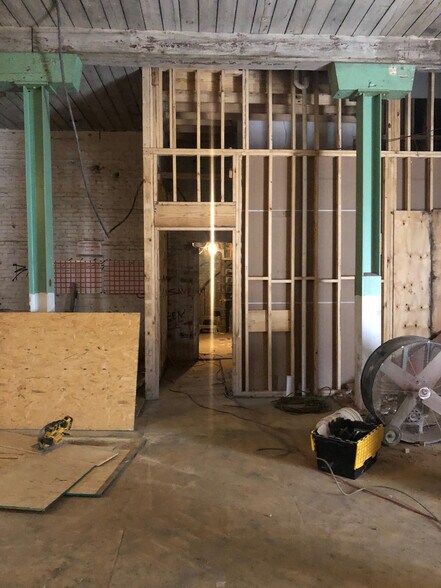 More Photos Of 1702 Fairview St, Greensboro Self Storage For Lease