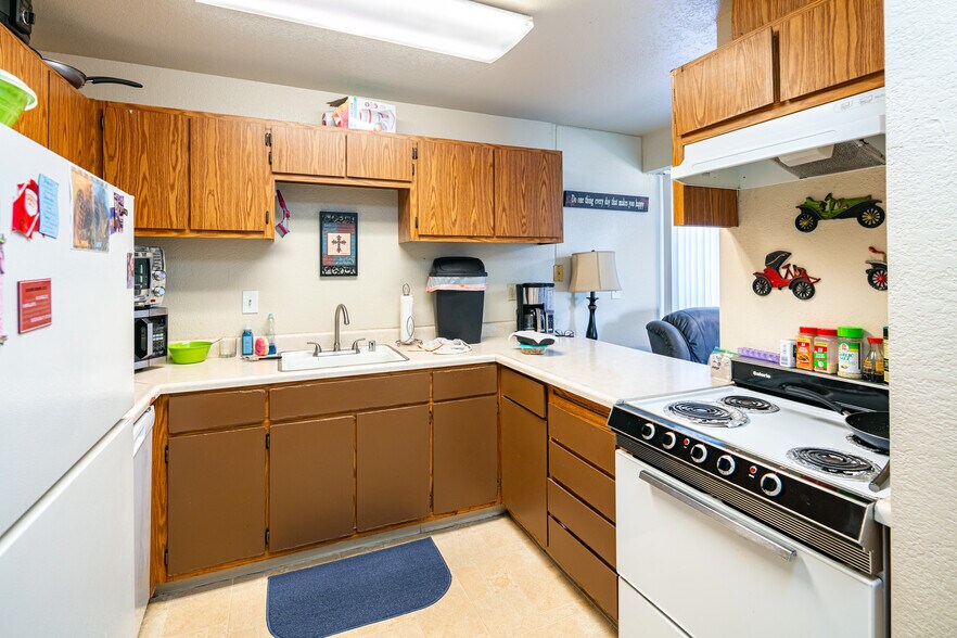 More Photos Of 5000 El Camino Ave, Carmichael Apartments For Sale