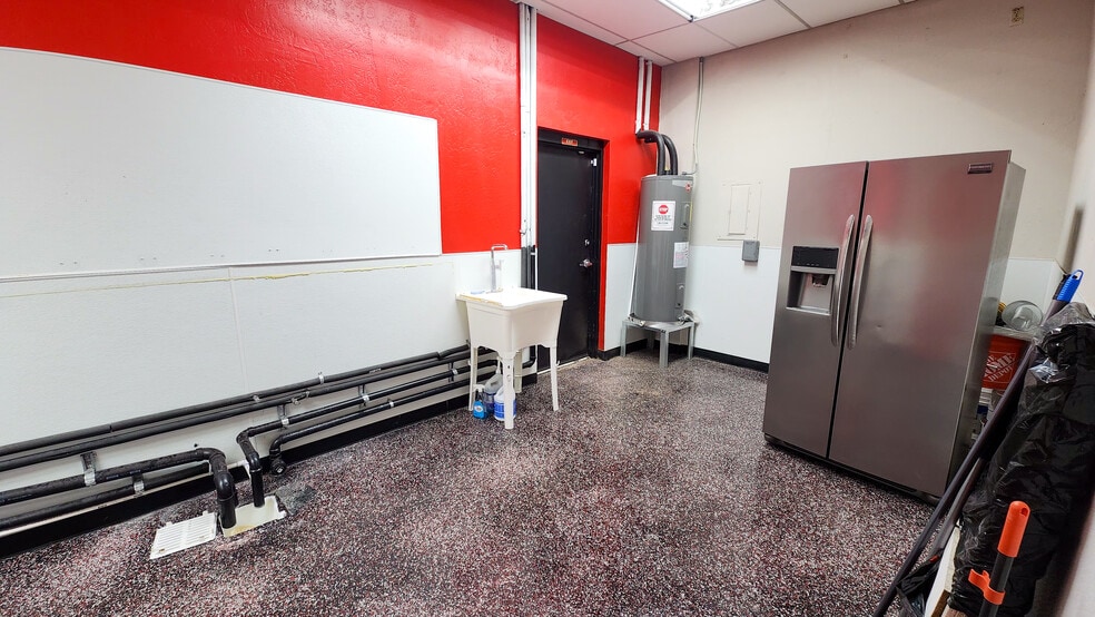 More Photos Of 2111 S Alma School Rd, Mesa General Retail For Lease