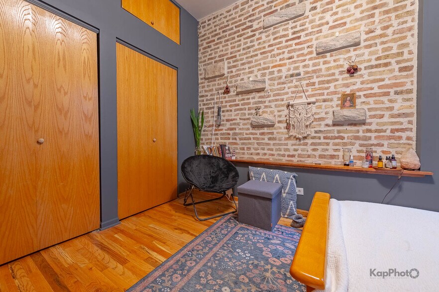 More Photos Of 601 W 47th St, Chicago Storefront Retail Residential For Sale