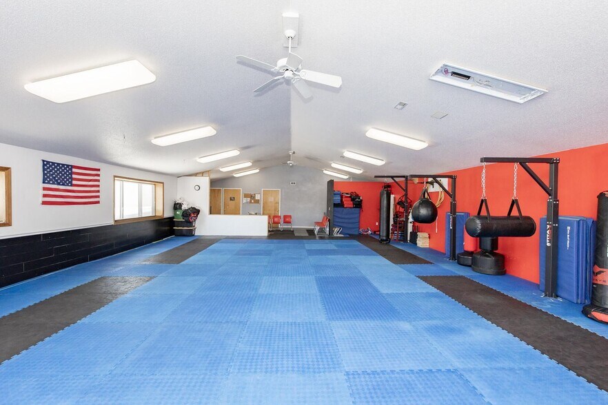 More Photos Of 1430 Main Ave, Fargo General Retail For Sale