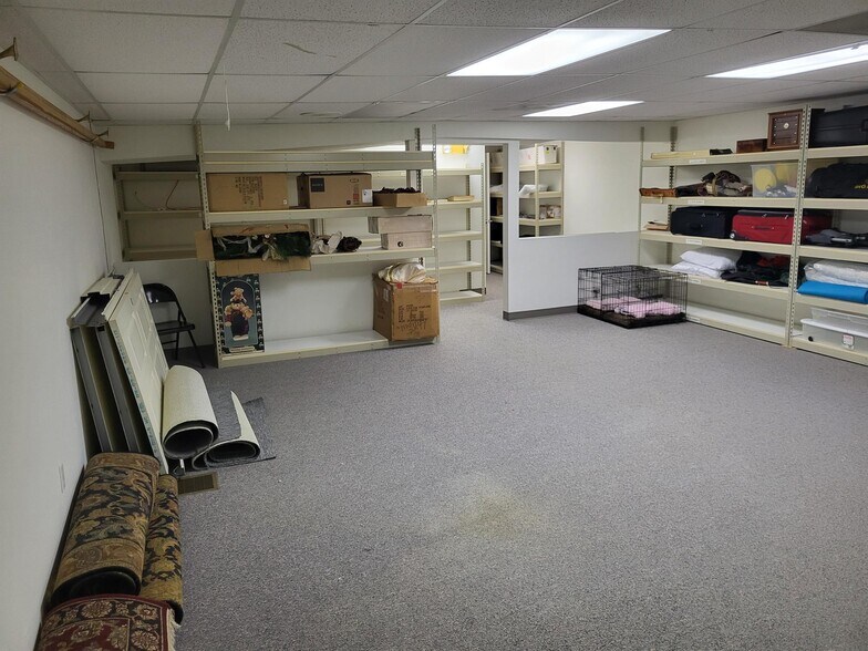 More Photos Of 5567 Taylor Rd, Naples Warehouse For Lease