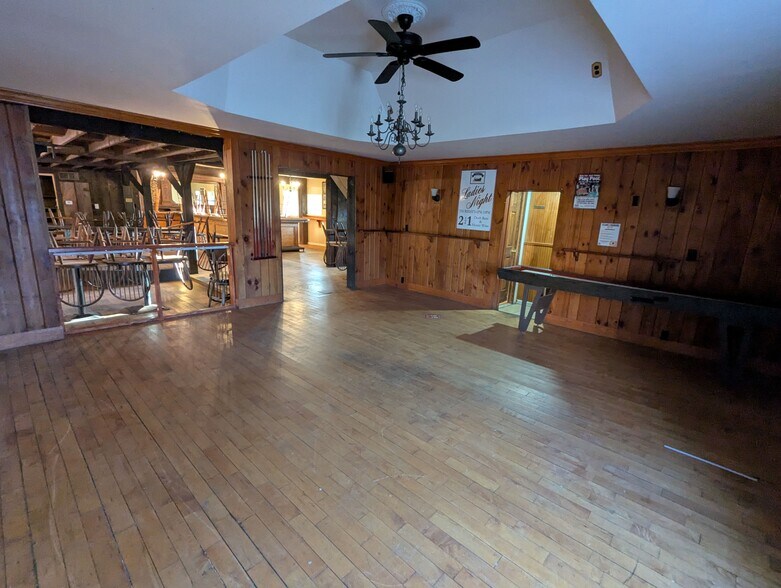 More Photos Of 17 Main St, Ballston Lake Restaurant For Lease