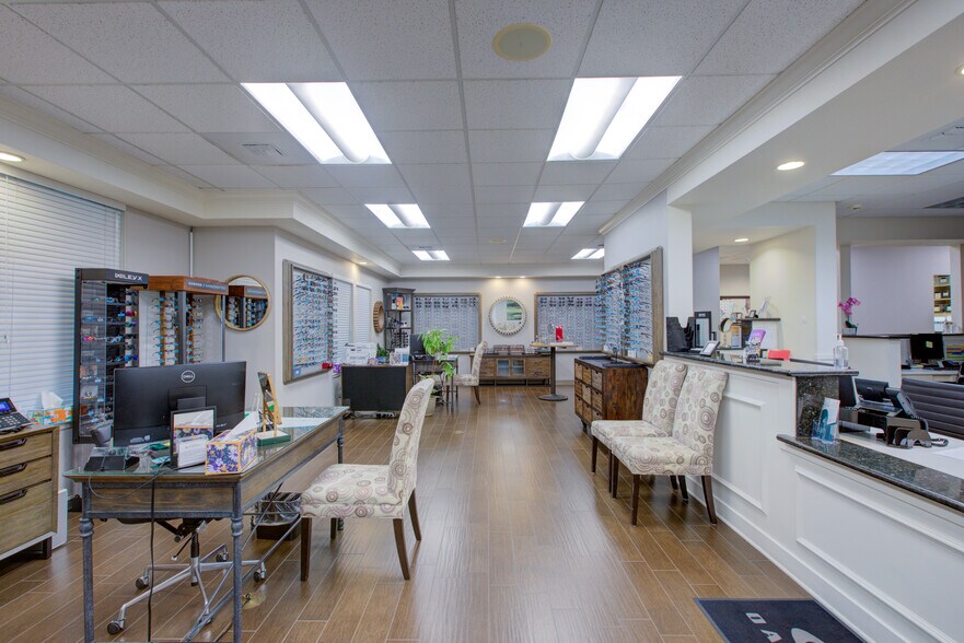 More Photos Of 2020 Colorado Ave, Turlock Office For Sale