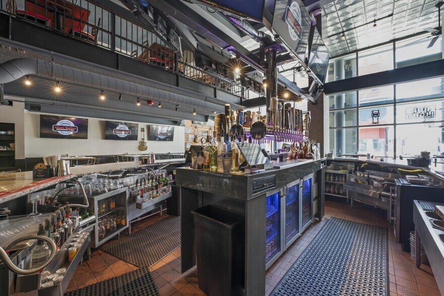 More Photos Of 51 S Pearl St, Albany Sports And Entertainment For Sale